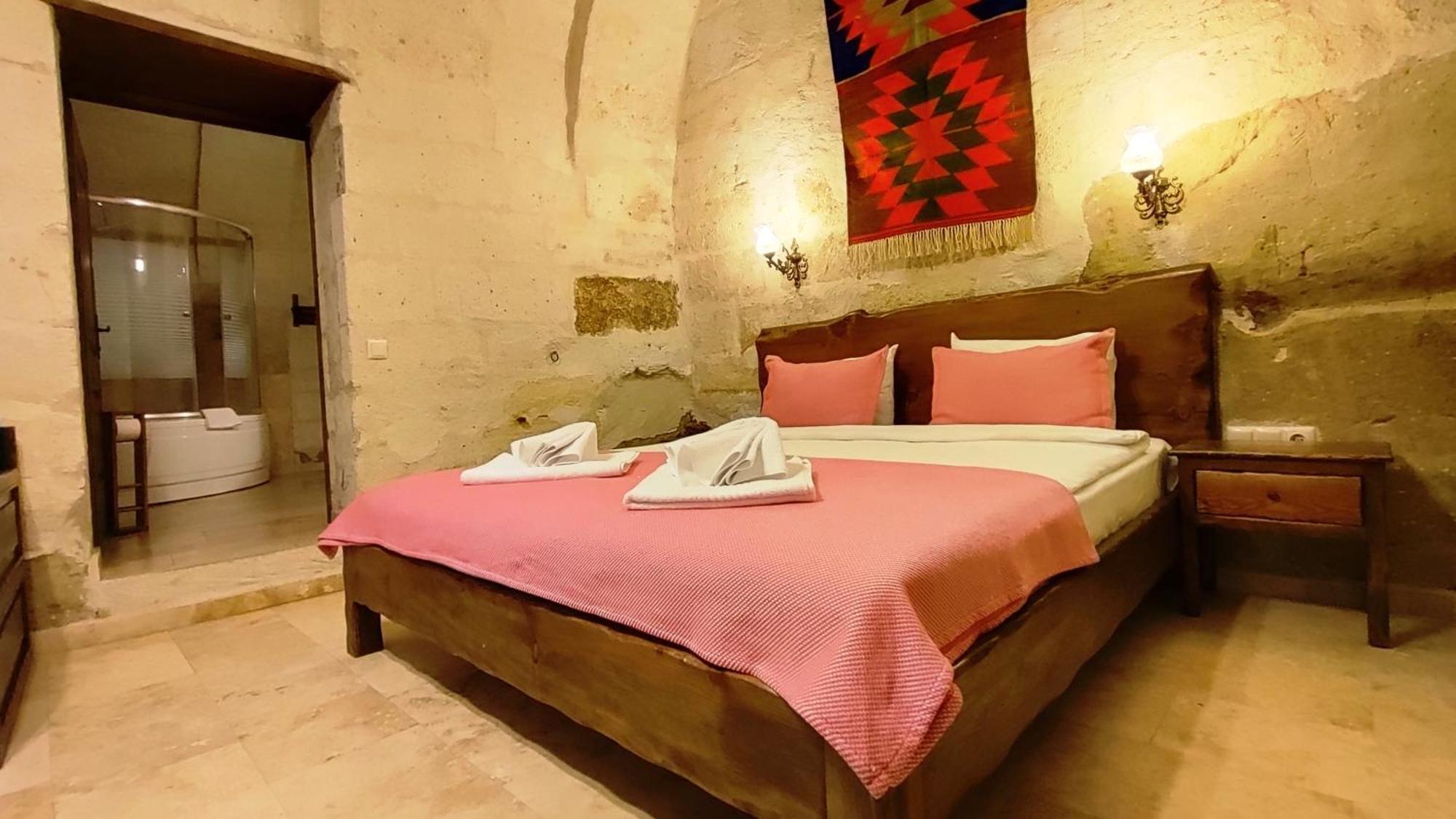Armesos Cave Hotel Ürgüp Bagian luar foto