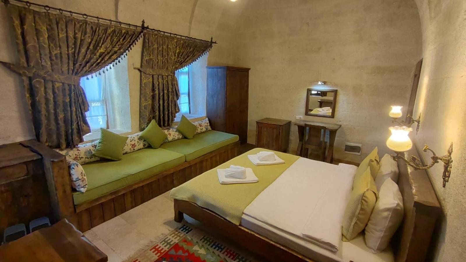Armesos Cave Hotel Ürgüp Bagian luar foto