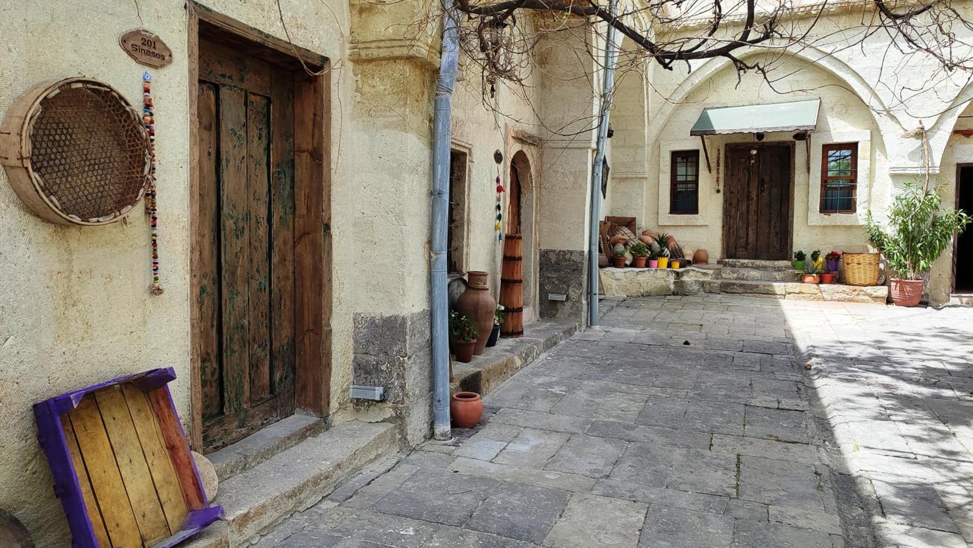 Armesos Cave Hotel Ürgüp Bagian luar foto