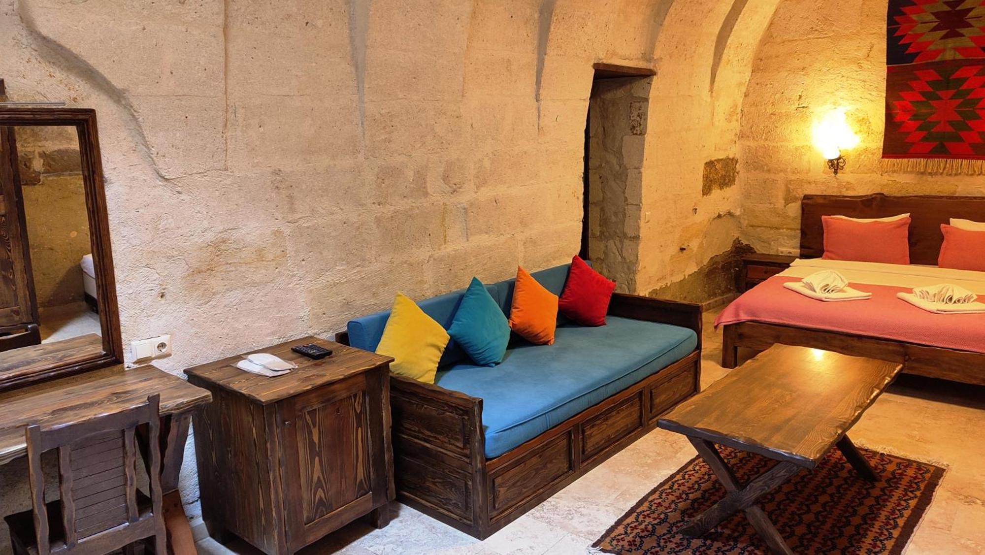 Armesos Cave Hotel Ürgüp Bagian luar foto